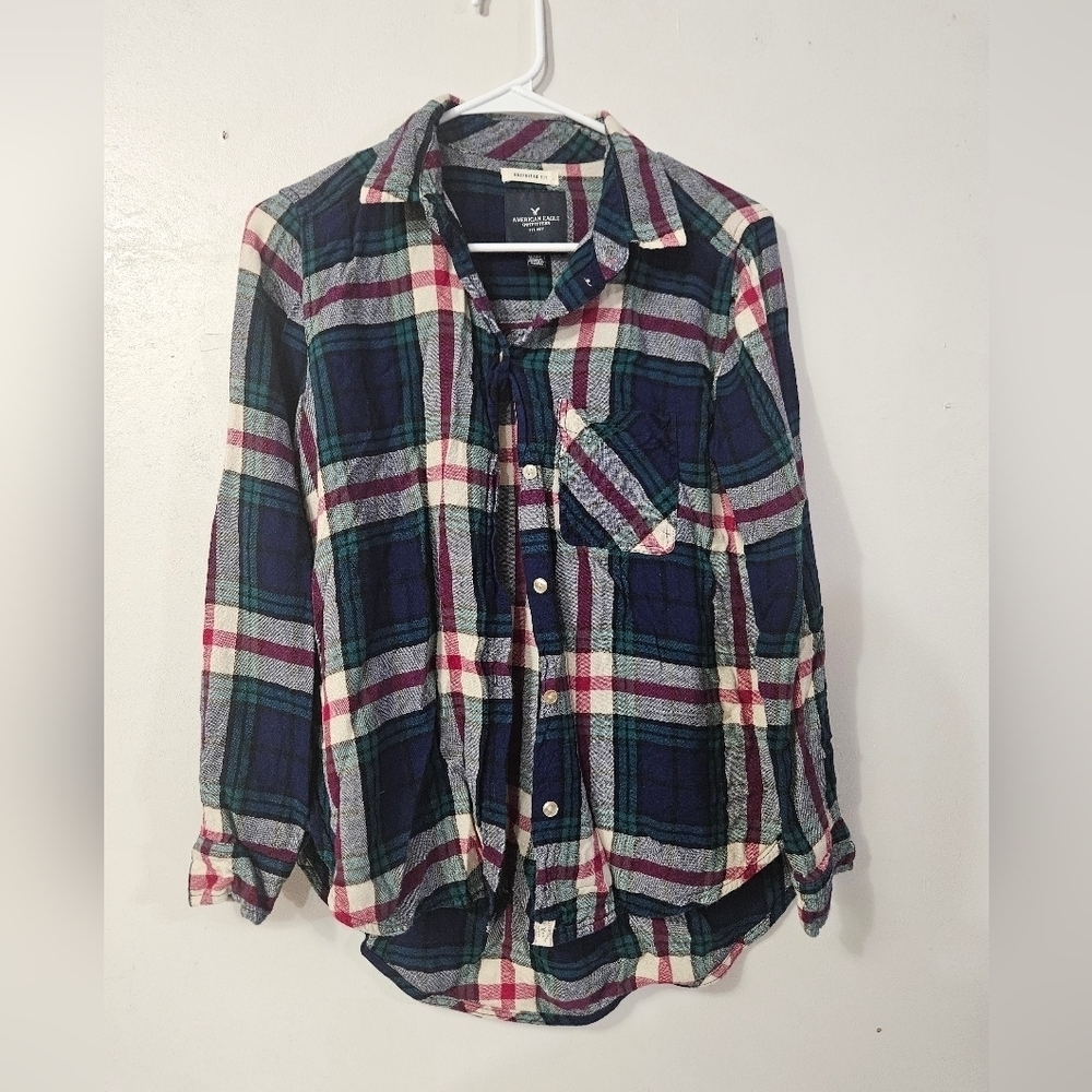 American Eagle Outfitters Boyfriend Fit Plaid Button Down Shirt!